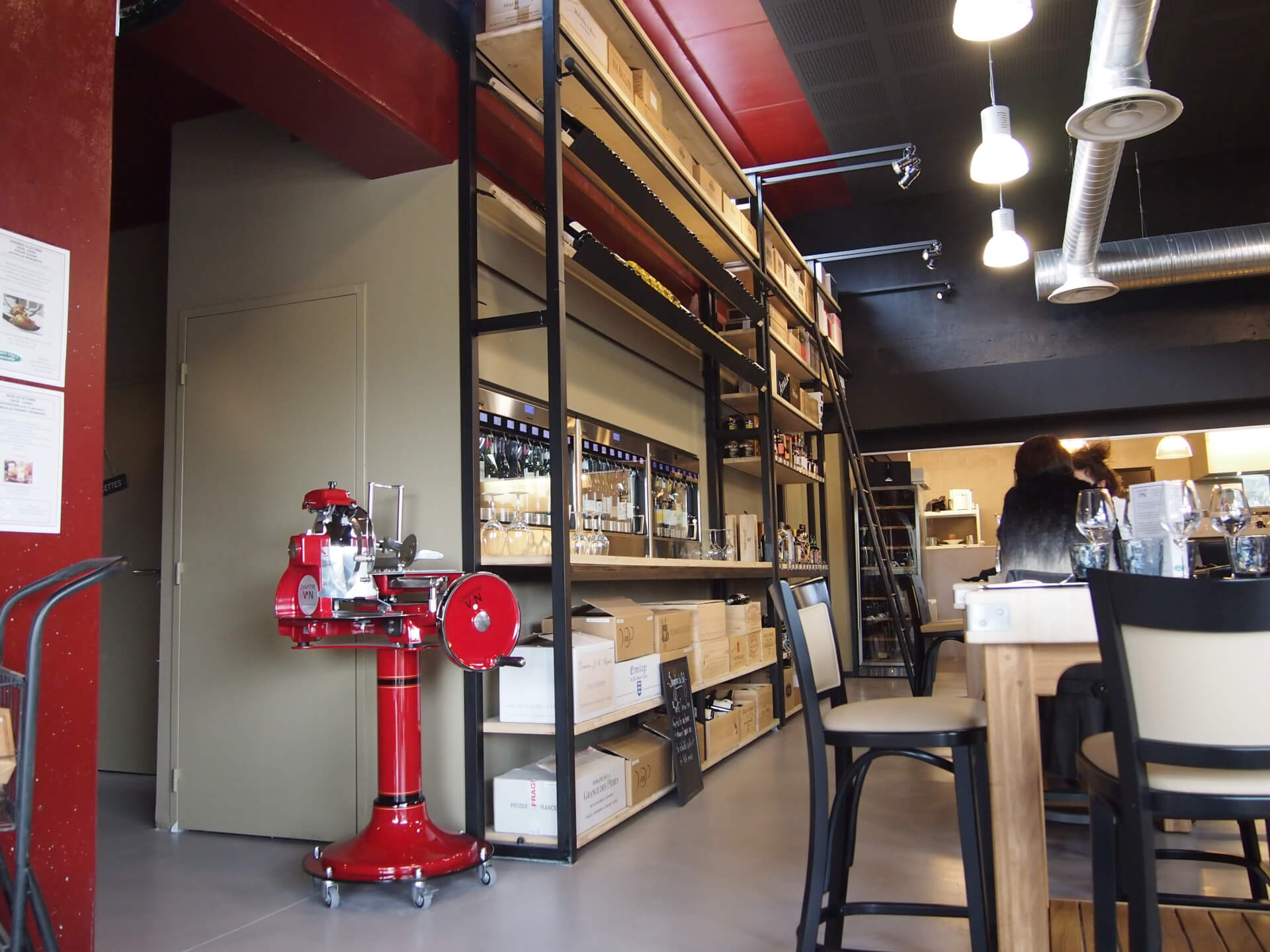  Chapitre VIN , Bistrot gourmand et vinothèque